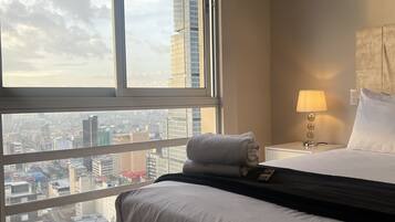 Comfort Loft, City View | Blackout curtains, free WiFi