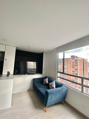 Executive Loft, City View | Living area - Varun Luxury Living (Bogotá)