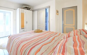 3 bedrooms, travel cot, free WiFi