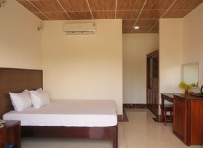 Superior-Doppelzimmer, Gartenblick | Schreibtisch, kostenloses WLAN, Bettwäsche