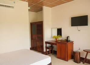 Desk, free WiFi, bed sheets