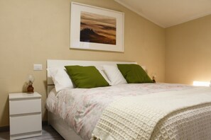 2 bedrooms, travel cot, free WiFi, bed sheets - WOW San Miniato! 2 Bedrooms Central Apartment (San Miniato)