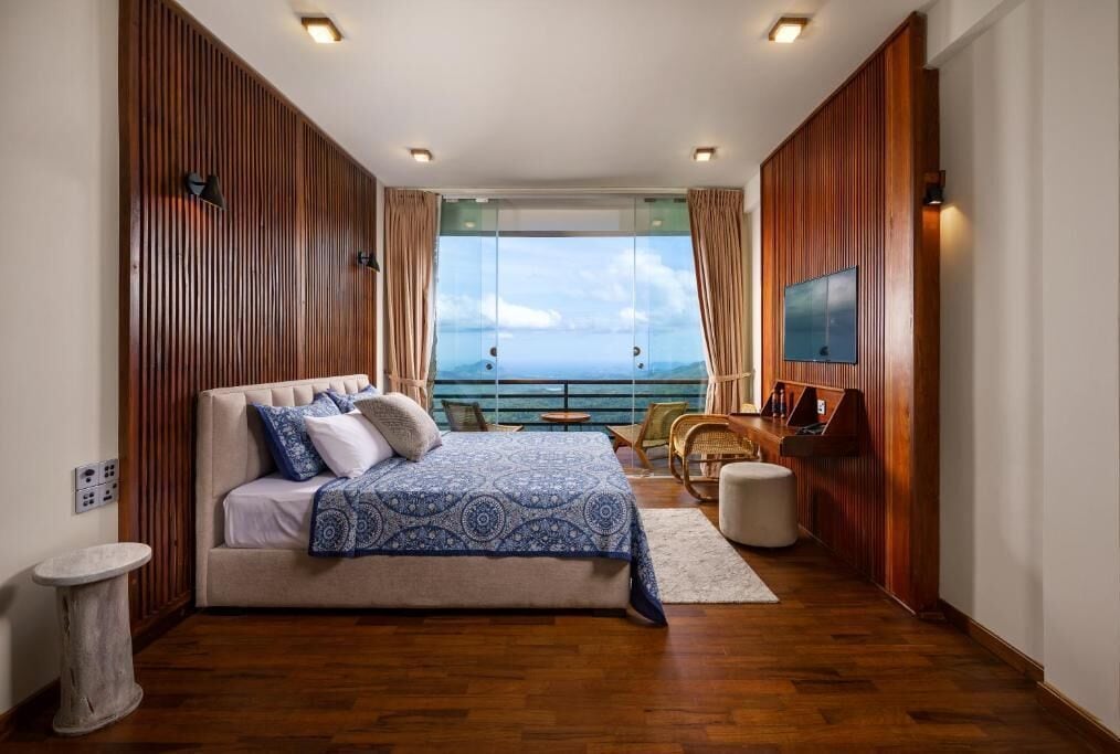 Deluxe Double Room, Balcony, Mountain View | In-room safe, iron/ironing board, free WiFi