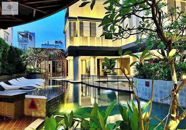 Kolam renang terbuka