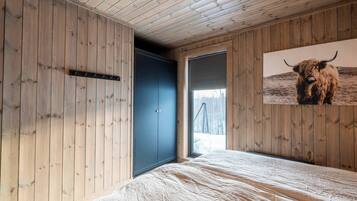 Cabin, 4 Bedrooms, Balcony, Lake View | 4 bedrooms