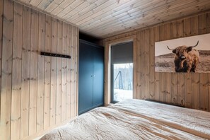 Cabin, 4 Bedrooms, Balcony, Lake View | 4 bedrooms