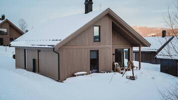 Cabin, 4 Bedrooms, Balcony, Lake View | Exterior