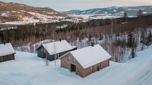 Cabin, 4 Bedrooms, Balcony, Lake View | Exterior