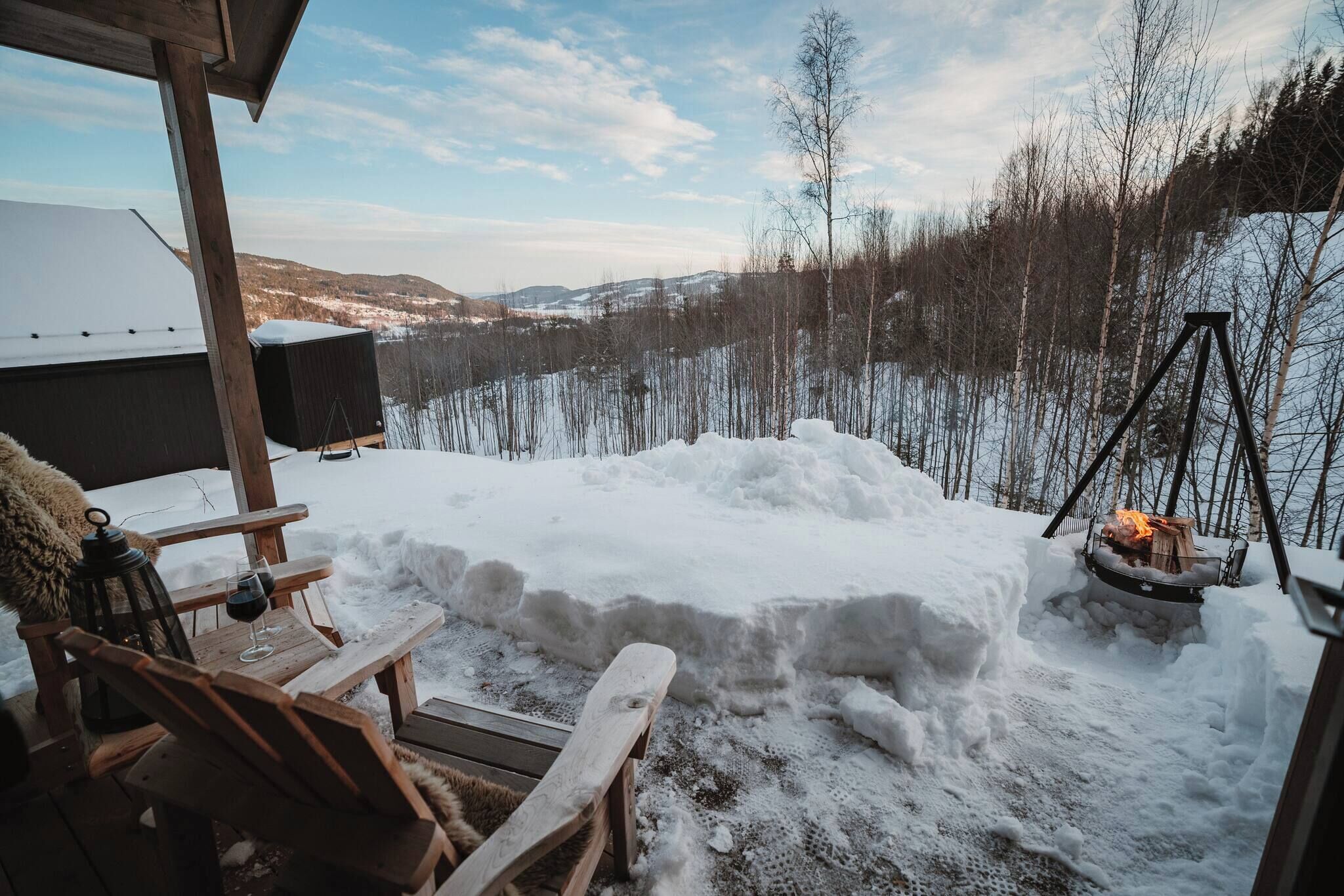 Cabin, 4 Bedrooms, Balcony, Lake View | Outdoor dining