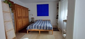 1 bedroom, WiFi, bed sheets