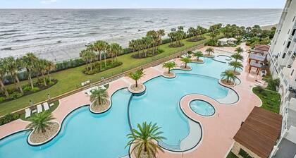 Sunrise on the Coast- Diamond Beach Condo - Ocean & Pool Views from Balcony