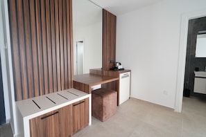 Standard Süit, Balkon, Şehir Manzaralı | Oturma alanı