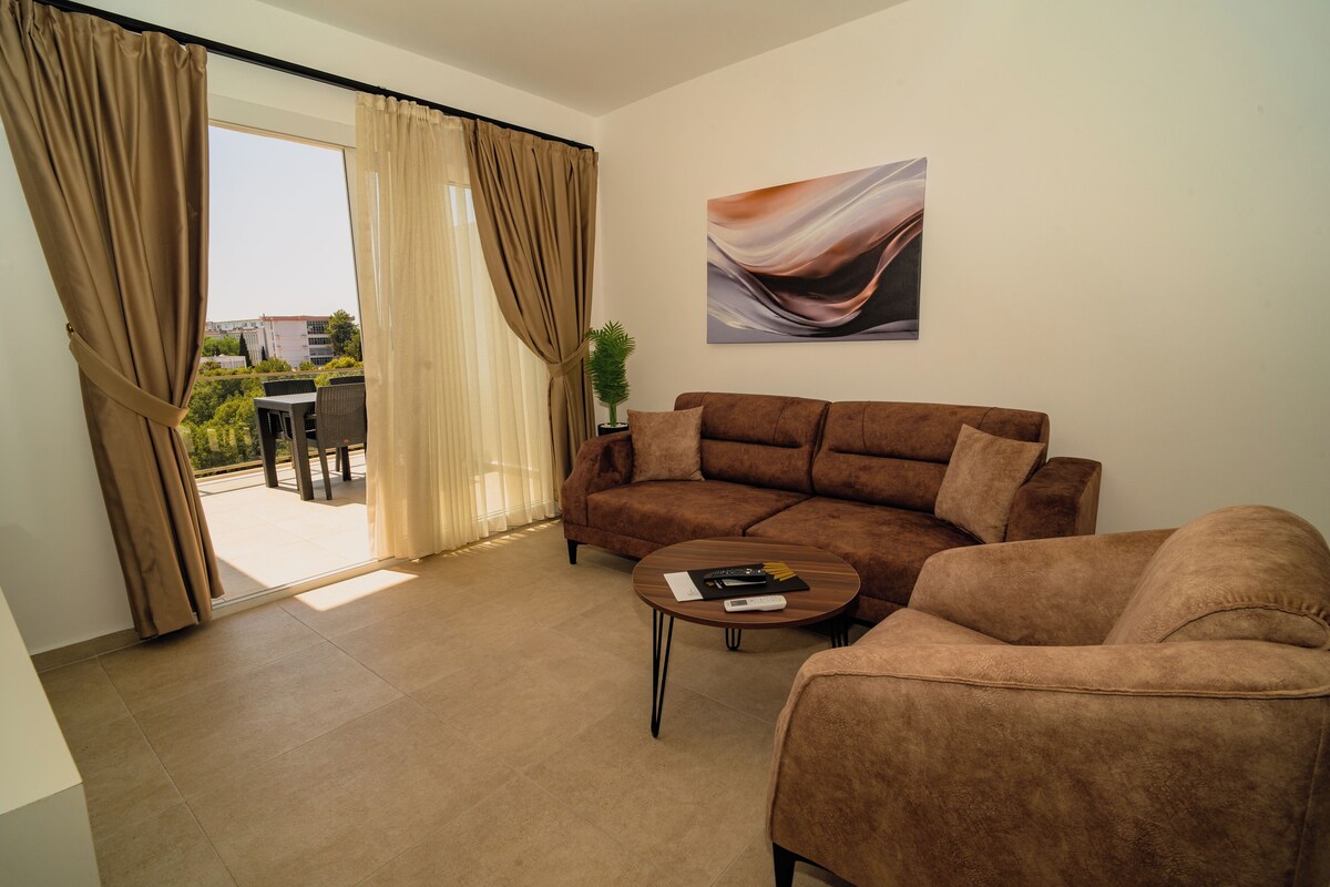 Standard Süit, Balkon, Şehir Manzaralı | Oturma alanı