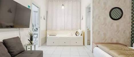 1 bedroom, iron/ironing board, travel cot, free WiFi