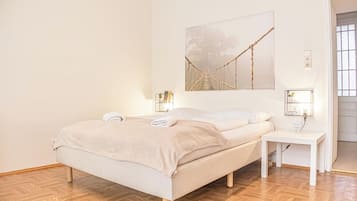Apartament bàsic | Planxa i posts de planxar