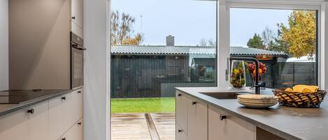 Fridge, dishwasher, cookware/dishes/utensils