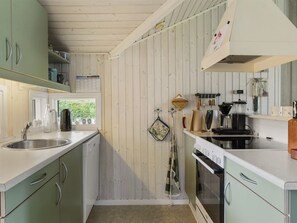 Refrigerador, lavavajillas y utensilios de cocina 