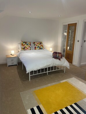 3 bedrooms, iron/ironing board, free WiFi
