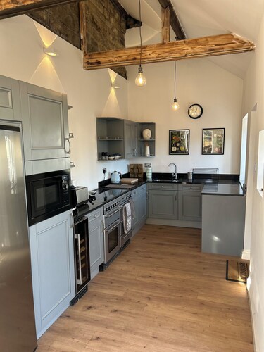 Home close to the observatory, lake & castle