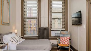 3 bedrooms, desk, iron/ironing board, WiFi