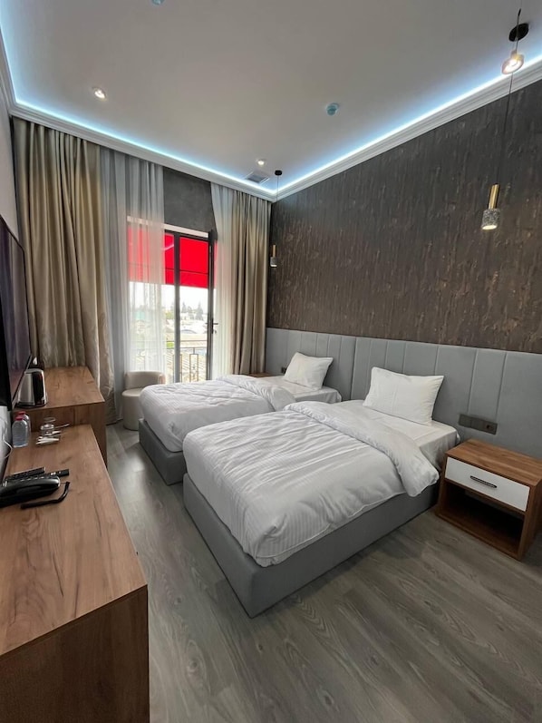 Superior Twin Room | In-room safe, desk, laptop workspace, soundproofing - AS Hotel (Ganja)