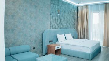 Deluxe Double Room | In-room safe, desk, laptop workspace, soundproofing