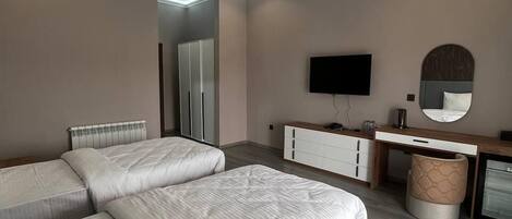 Superior Twin Room | In-room safe, desk, laptop workspace, soundproofing