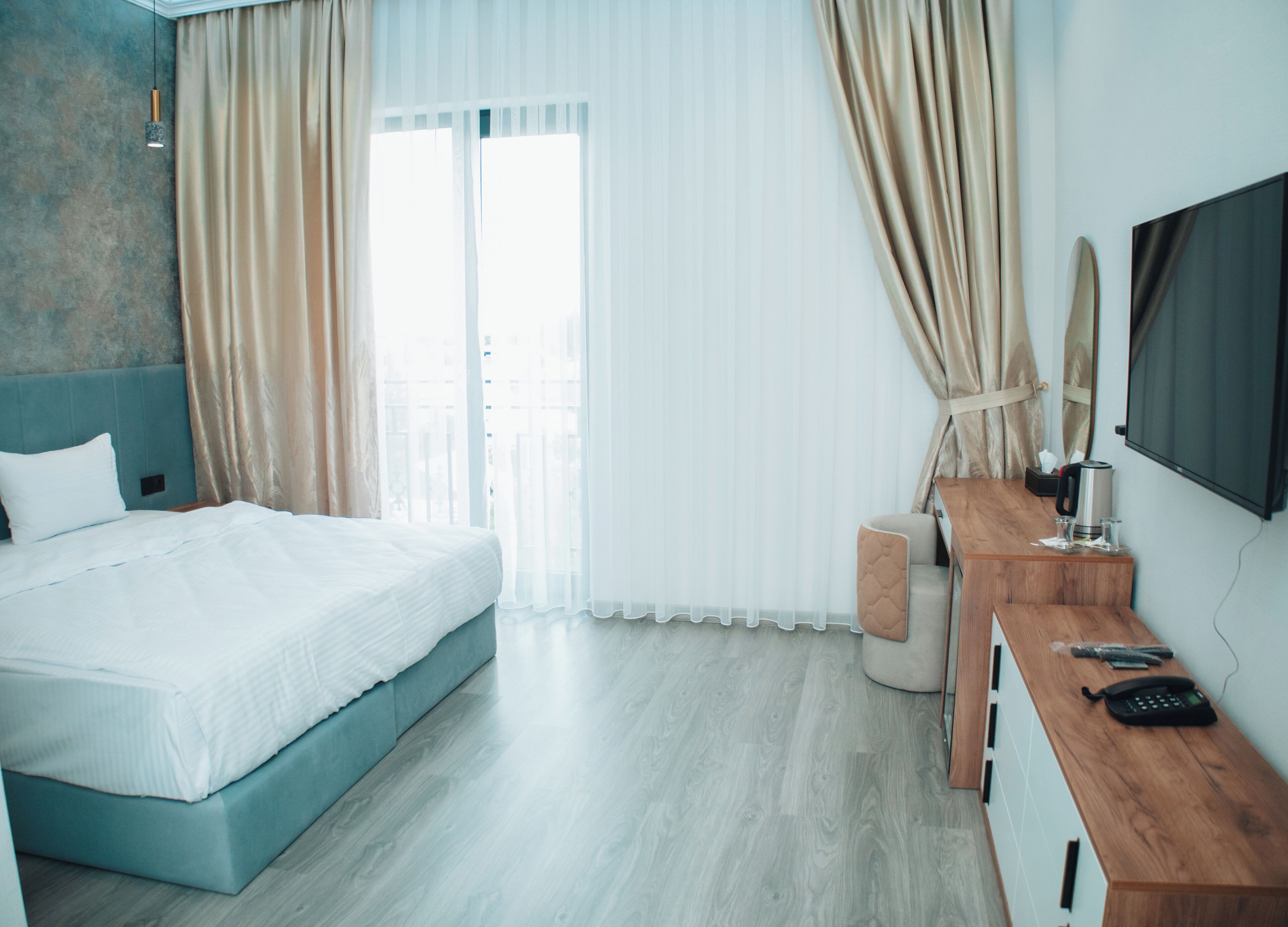 Superior Double Room | Bathroom | Hair dryer, slippers, towels