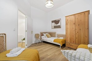 2 bedrooms, iron/ironing board, WiFi, bed sheets