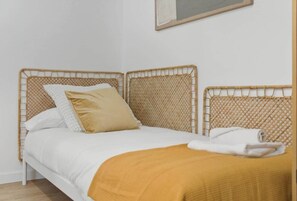 2 chambres, fer et planche à repasser, Wi-Fi, draps fournis