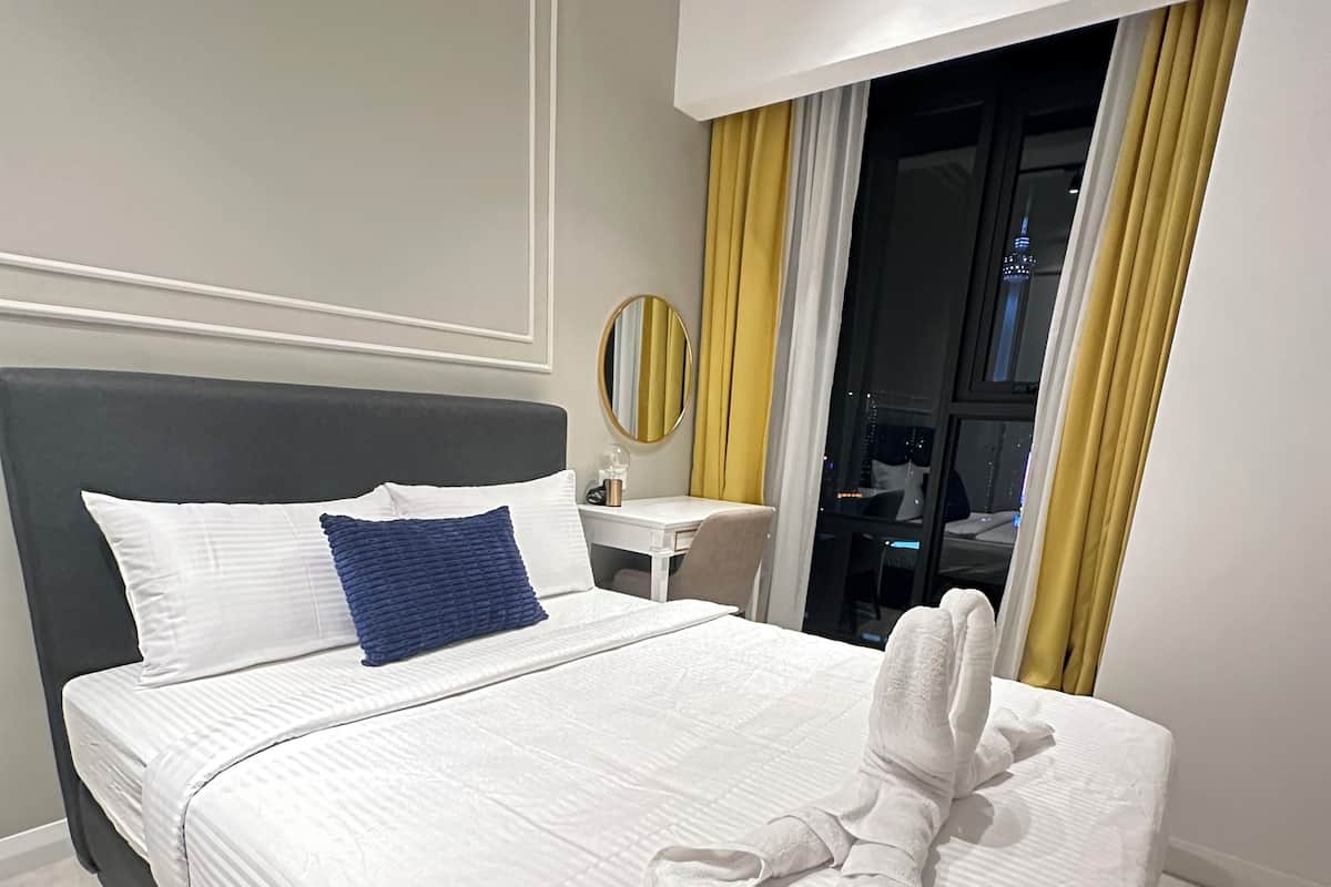 Blackout drapes, soundproofing, iron/ironing board, free WiFi