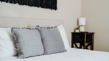 3 bedrooms, desk, iron/ironing board, free WiFi