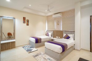 Deluxe Double Room, Balcony, City View | Desk, iron/ironing board, free WiFi