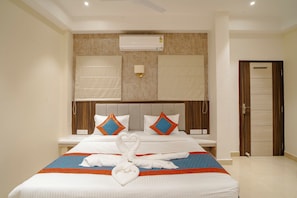 Standard Double Room, Balcony, City View - Omkar International Hotel (VARANASI)