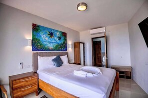 1 slaapkamer, een strijkplank/strijkijzer, internet, beddengoed