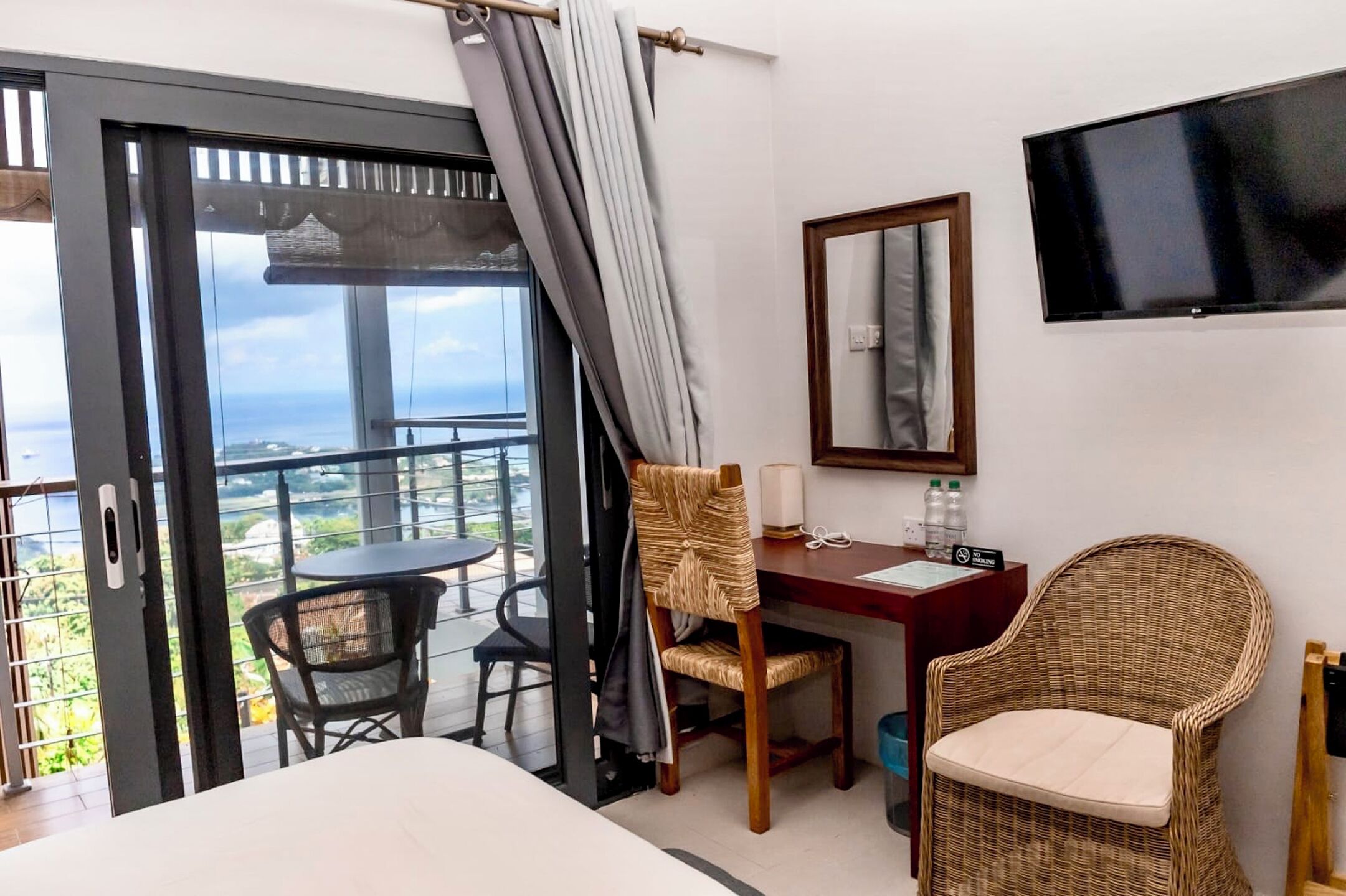 1 bedroom, iron/ironing board, internet, bed sheets