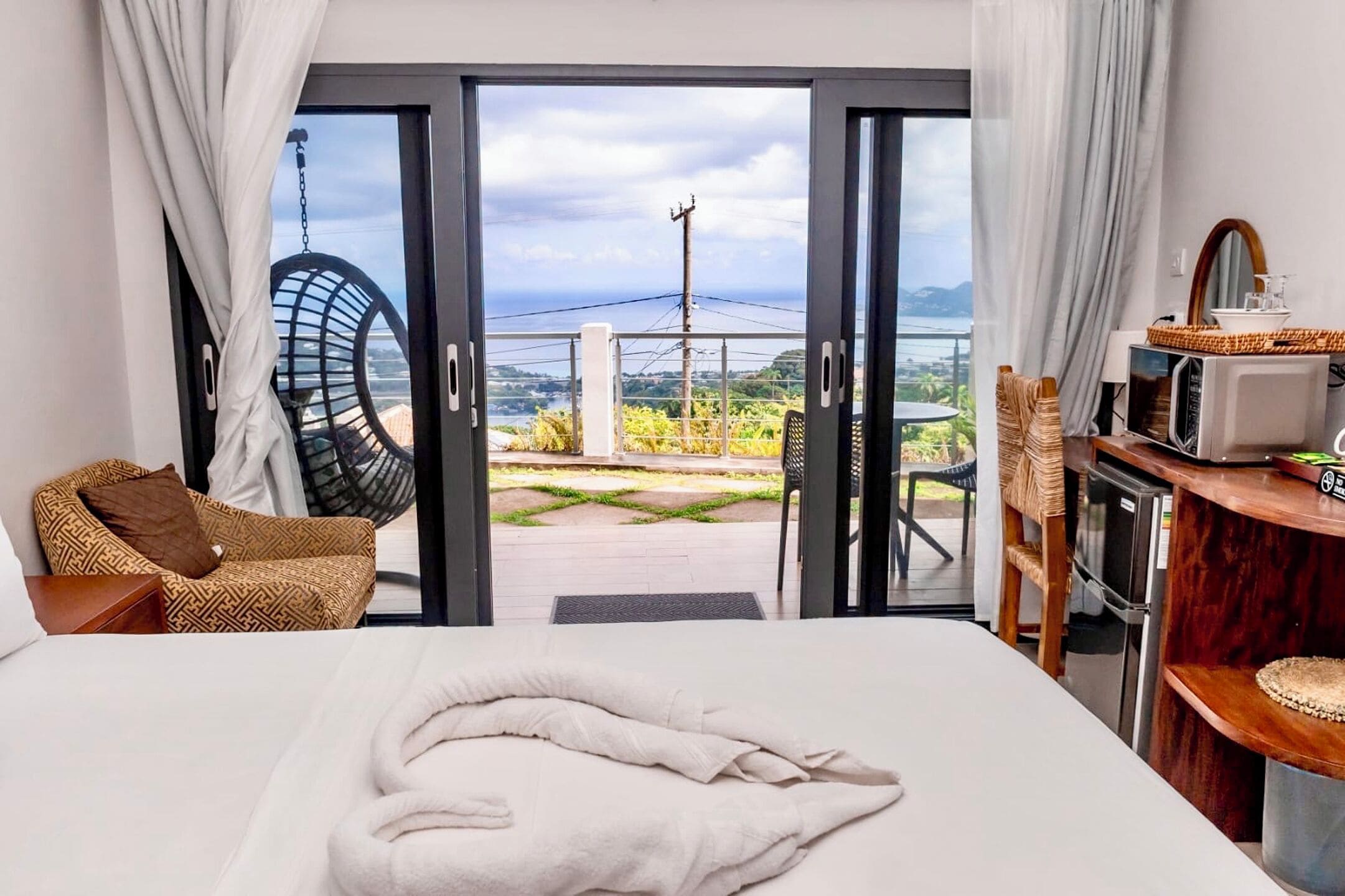 1 bedroom, iron/ironing board, internet, bed sheets