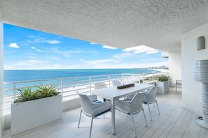 تناول الطعام بالخارج