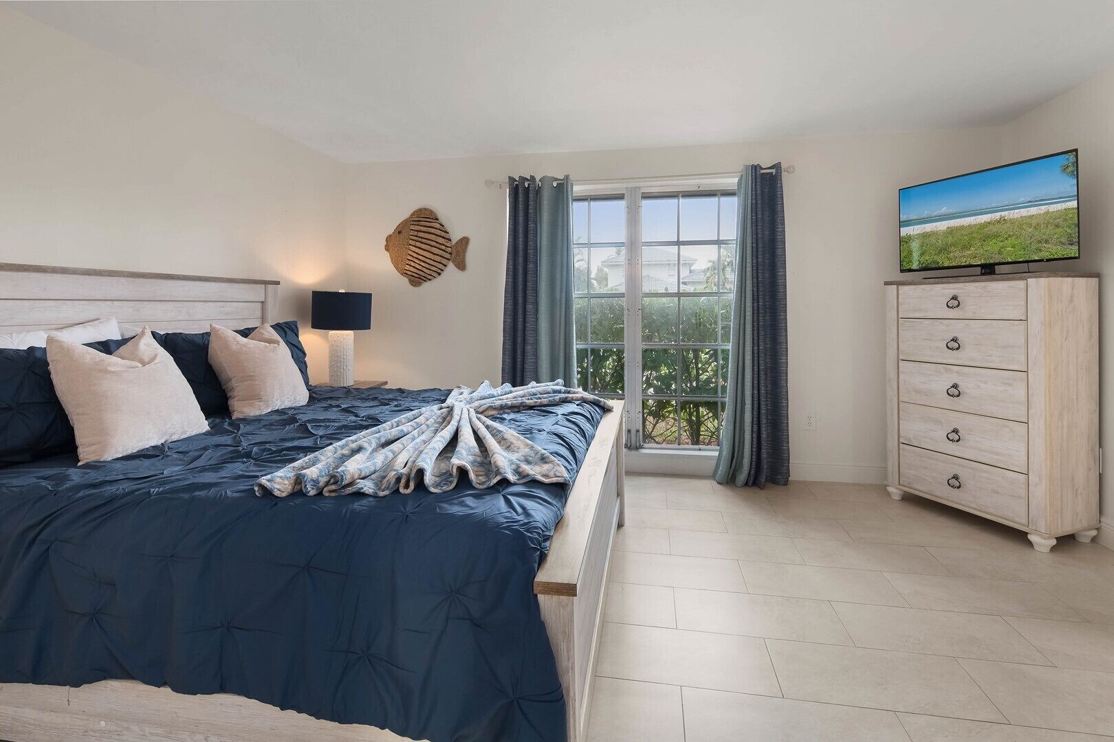 5 bedrooms, iron/ironing board, free WiFi, bed sheets