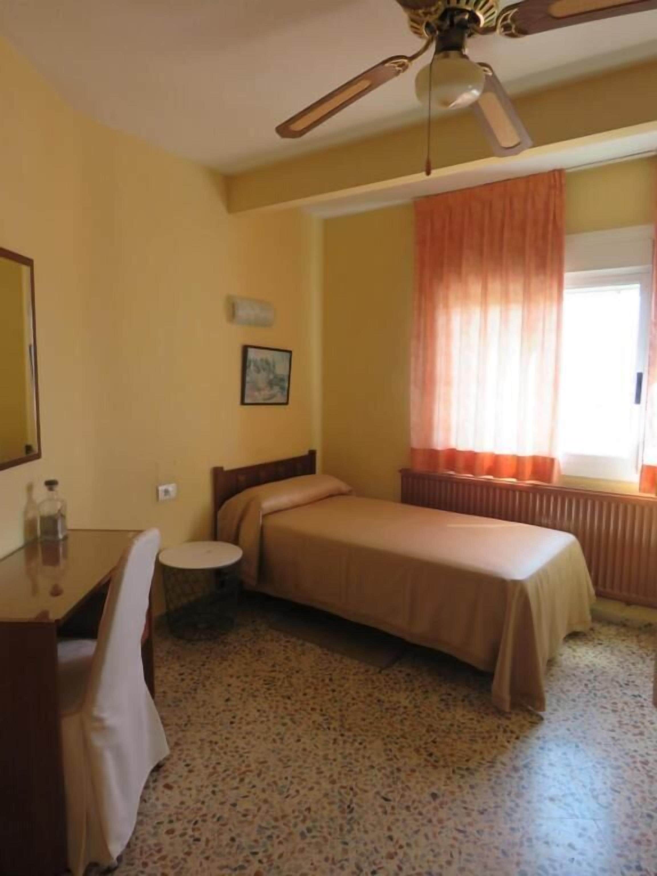 Single Room | Free WiFi