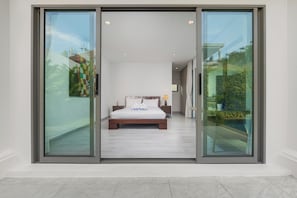 Design Villa, Pool View