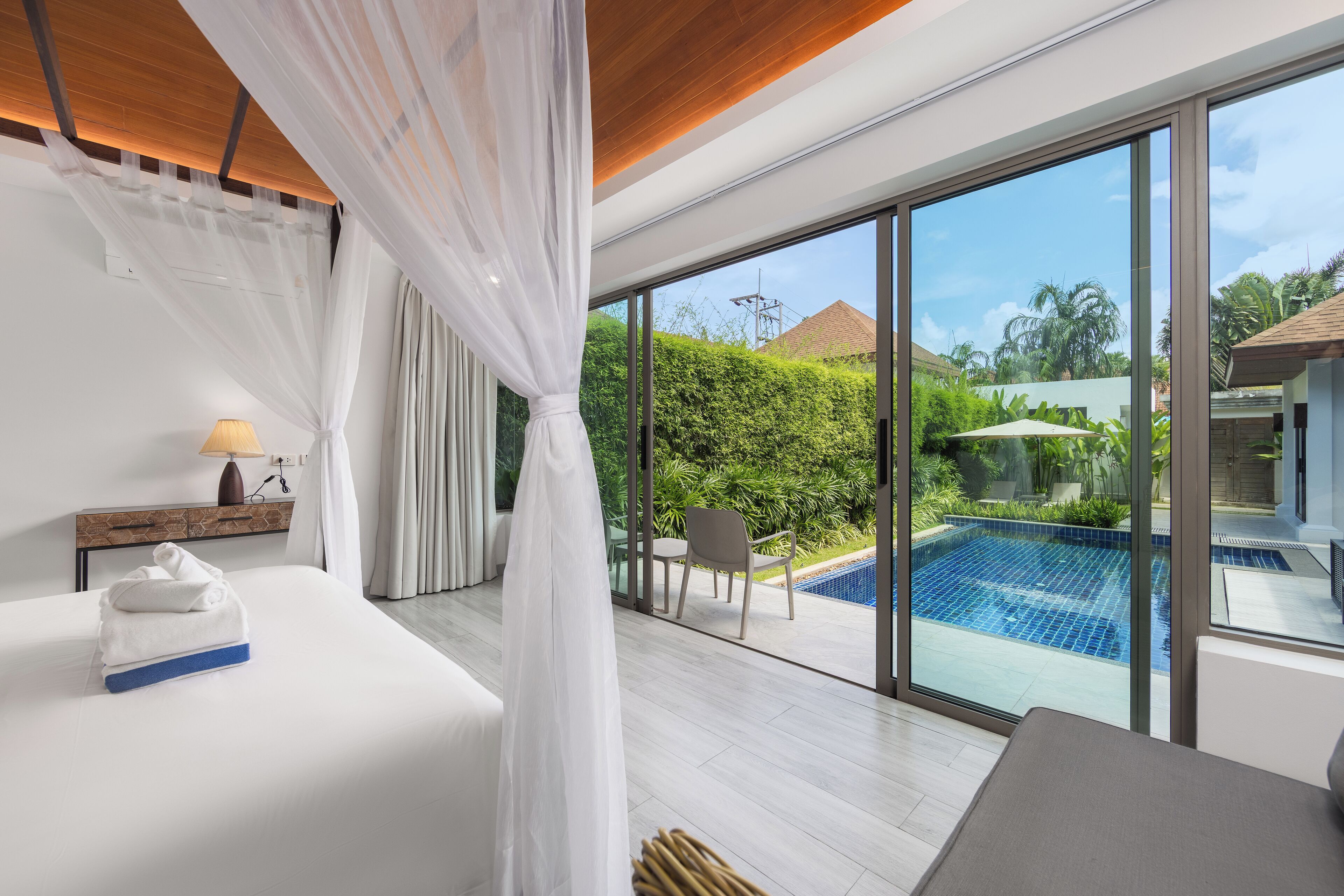 Villa de diseñador, vista a la alberca | Vista desde la habitación