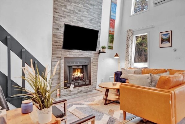 TV, fireplace, offices