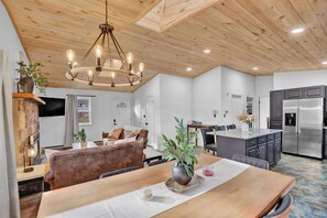 Unclassified image, 2 of 65, button