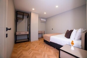 Deluxe Apartment, 3 Bedrooms, Patio | Premium bedding, desk, laptop workspace, blackout curtains - Moon Suites (Antalya)