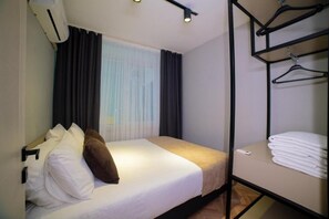 Ropa de cama de alta calidad y escritorio 