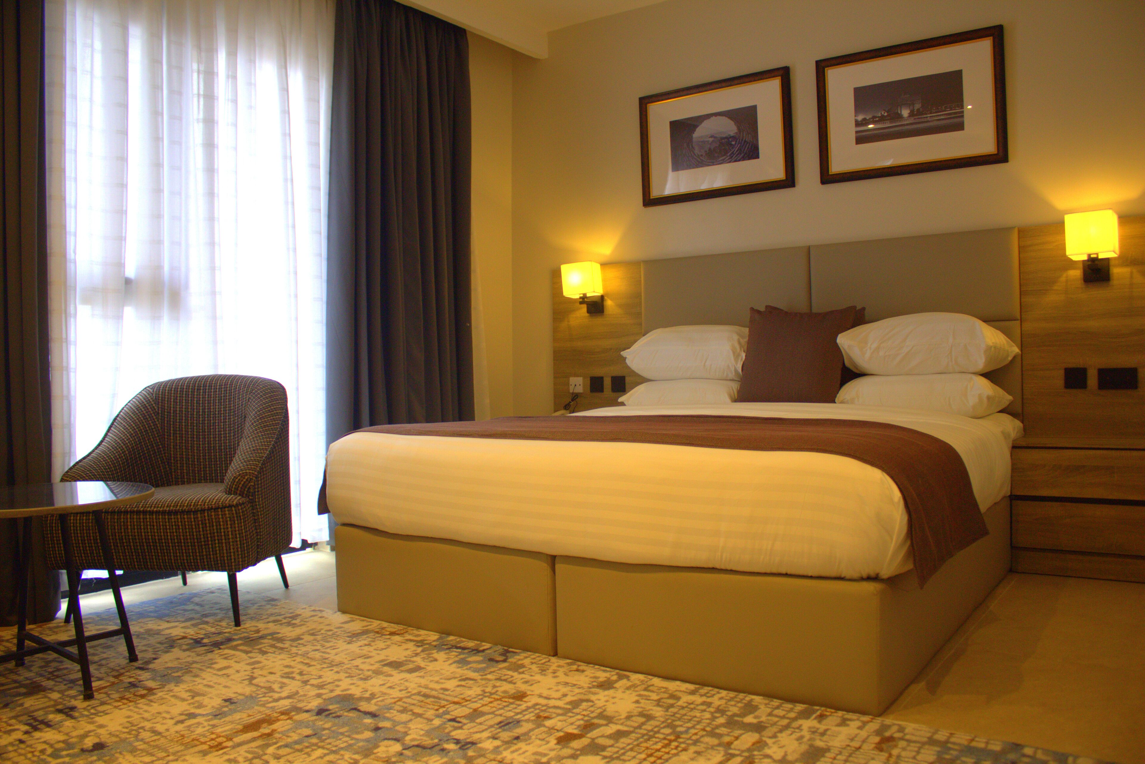 Suite ejecutiva | Caja fuerte, escritorio, espacio para trabajar con un portátil