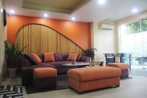 Lobby - PINK GUAVA HOTELS (Gurugram)