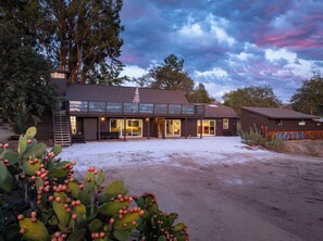 Exterior - Mid Century Ranch on 6 Acres Sleeps 12 (Templeton)