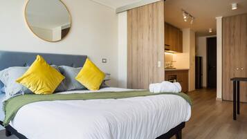 Iron/ironing board, WiFi, bed sheets